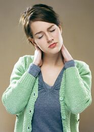 болка във врата поради остеохондроза