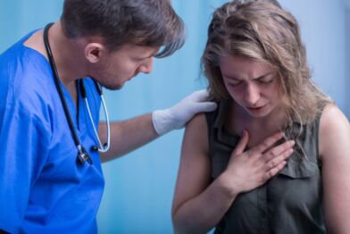 Пациент се оплаква от силен дискомфорт в гърдите